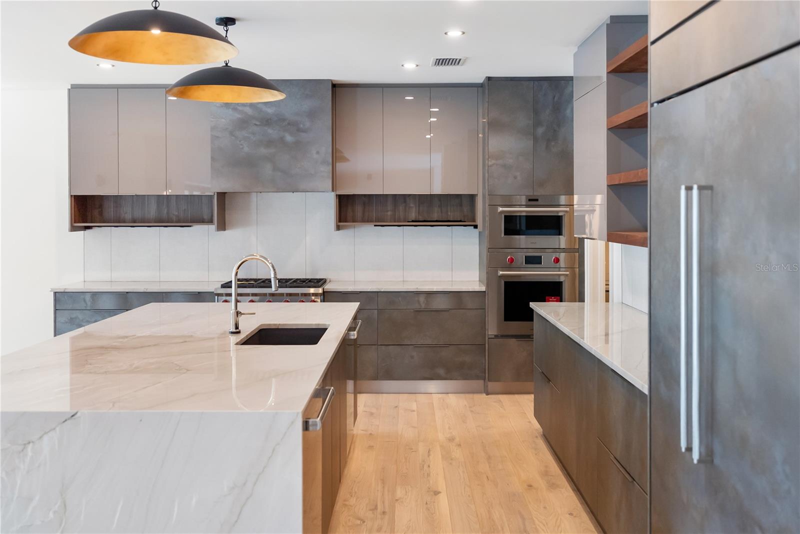 MIDWOOD MANOR - Residential