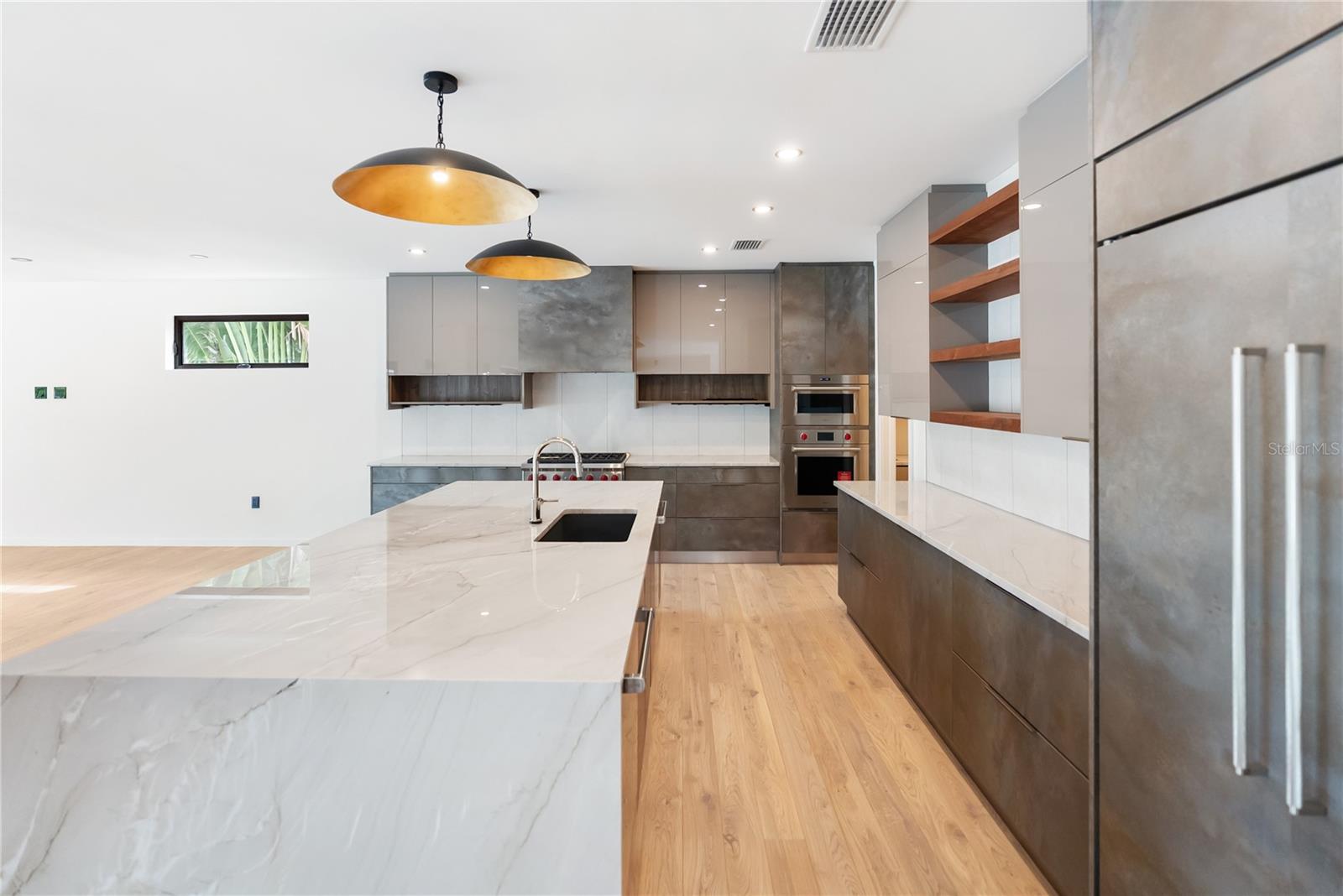 MIDWOOD MANOR - Residential