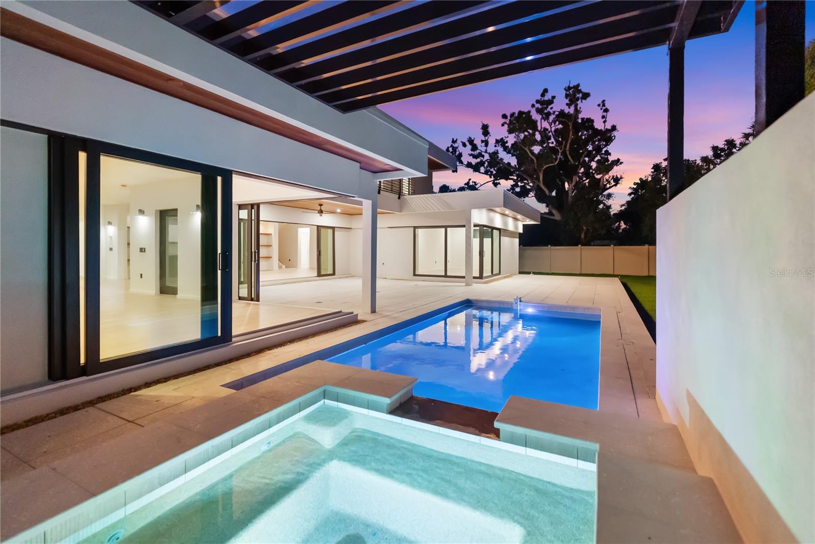 MIDWOOD MANOR - Residential