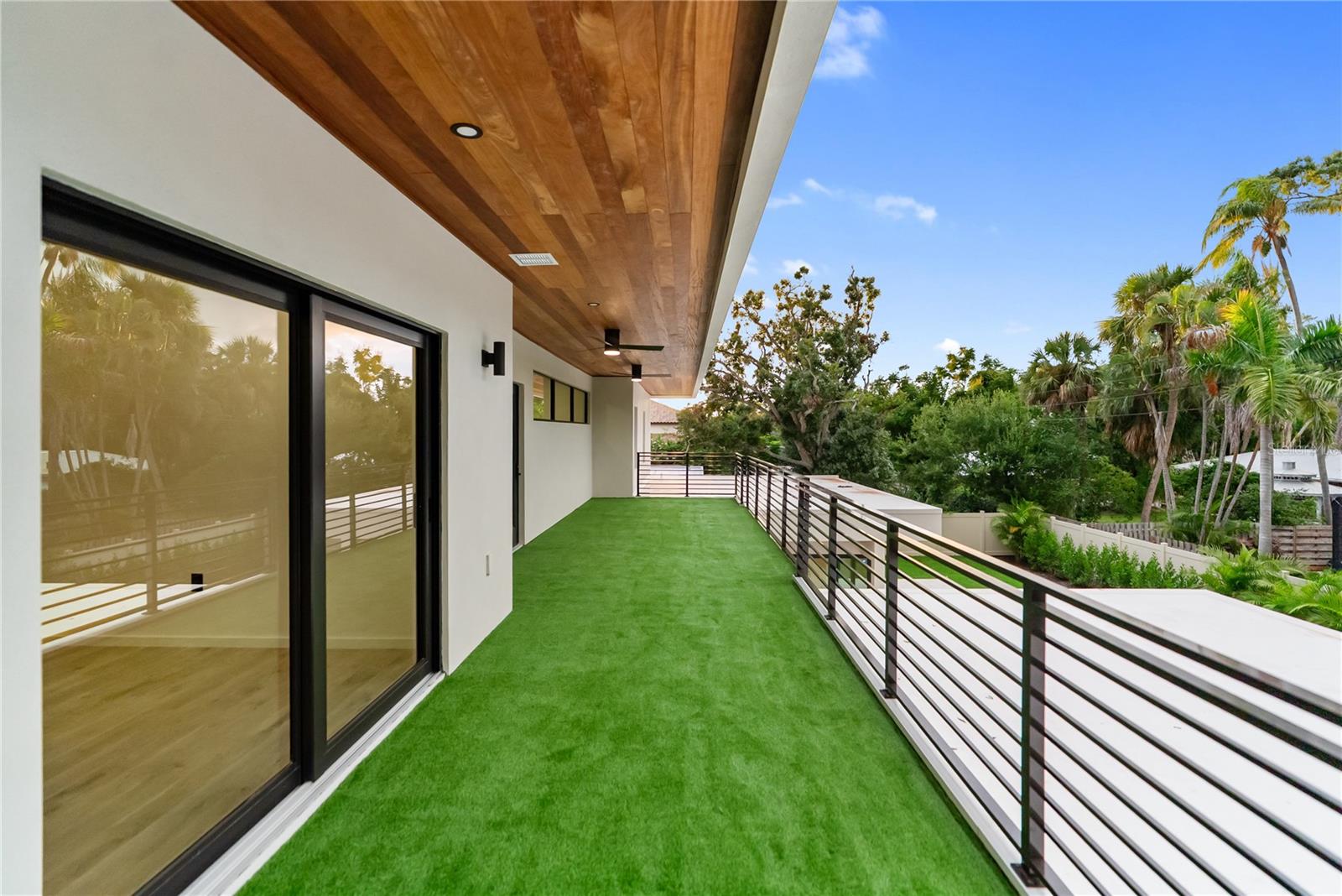 MIDWOOD MANOR - Residential