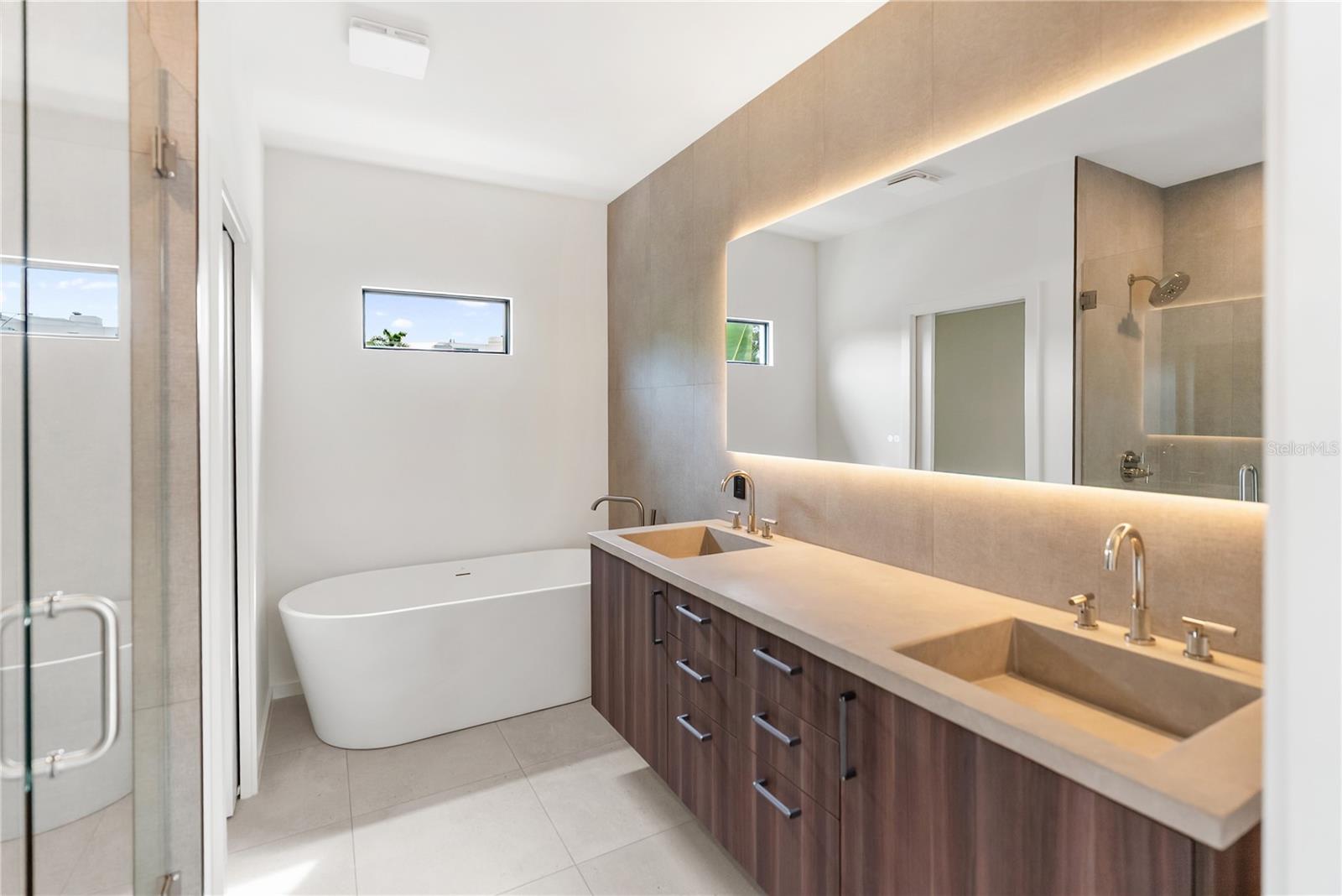 MIDWOOD MANOR - Residential