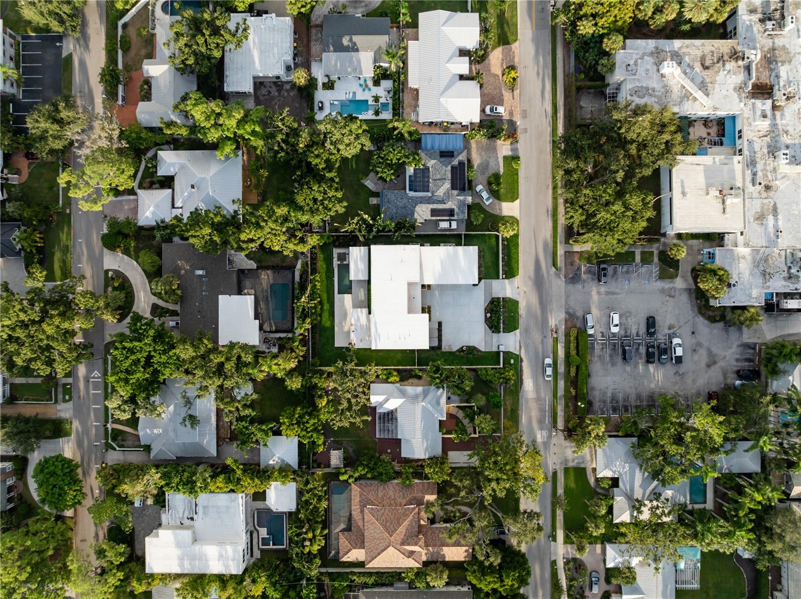 MIDWOOD MANOR - Residential