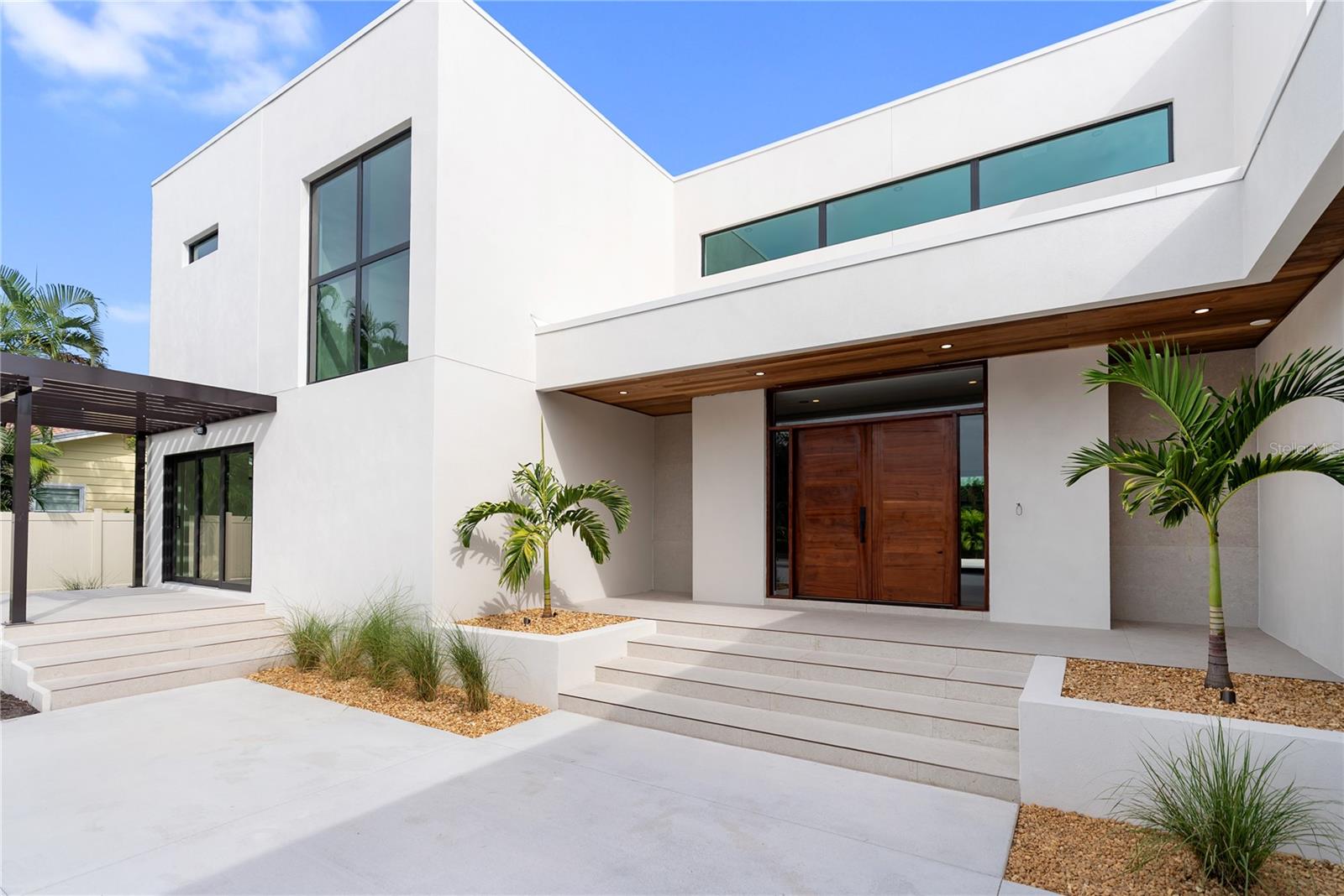 MIDWOOD MANOR - Residential