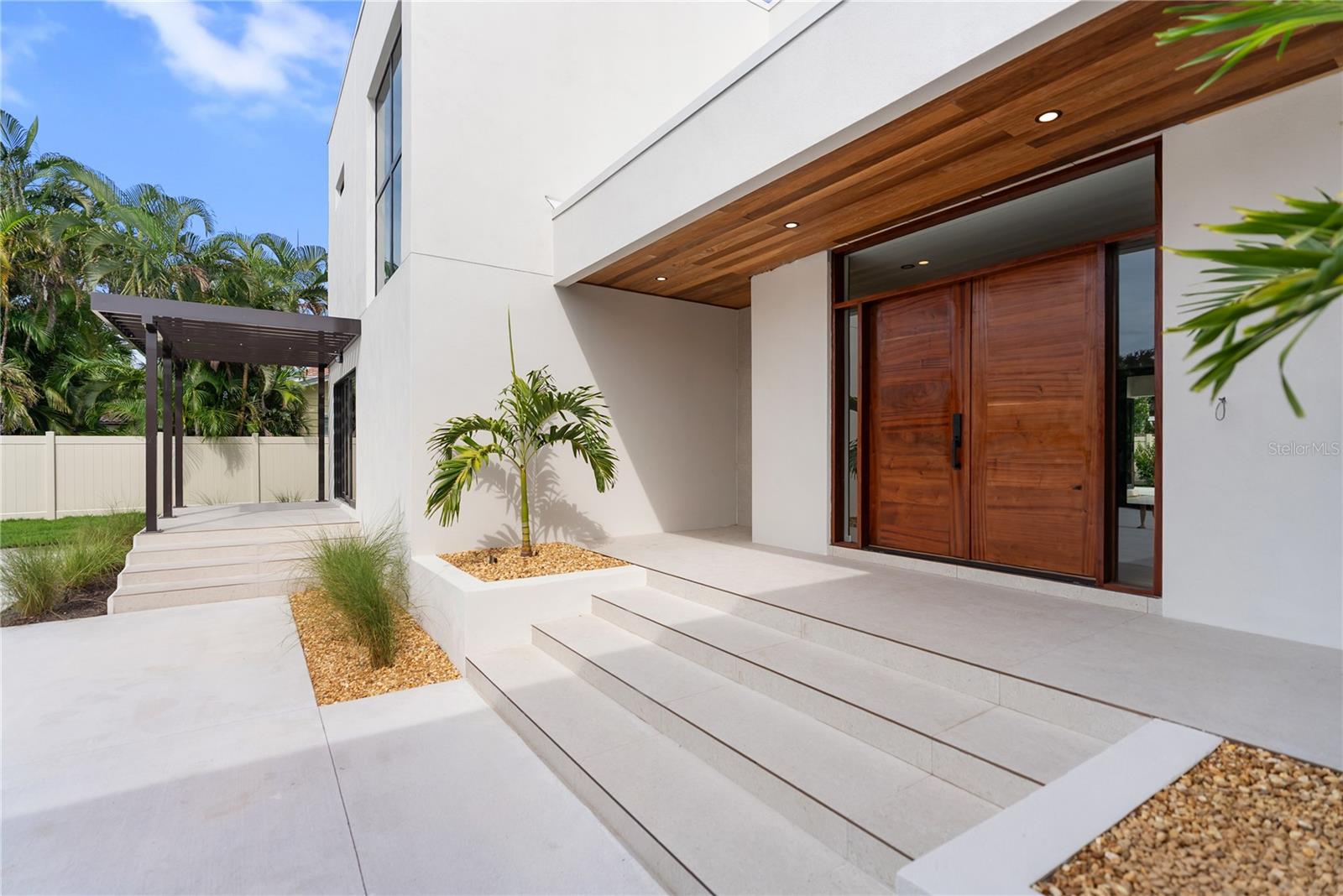 MIDWOOD MANOR - Residential