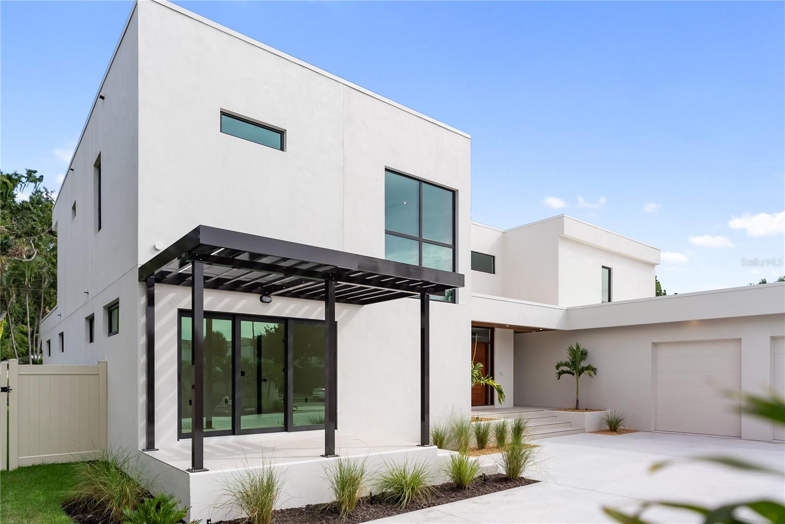 MIDWOOD MANOR - Residential