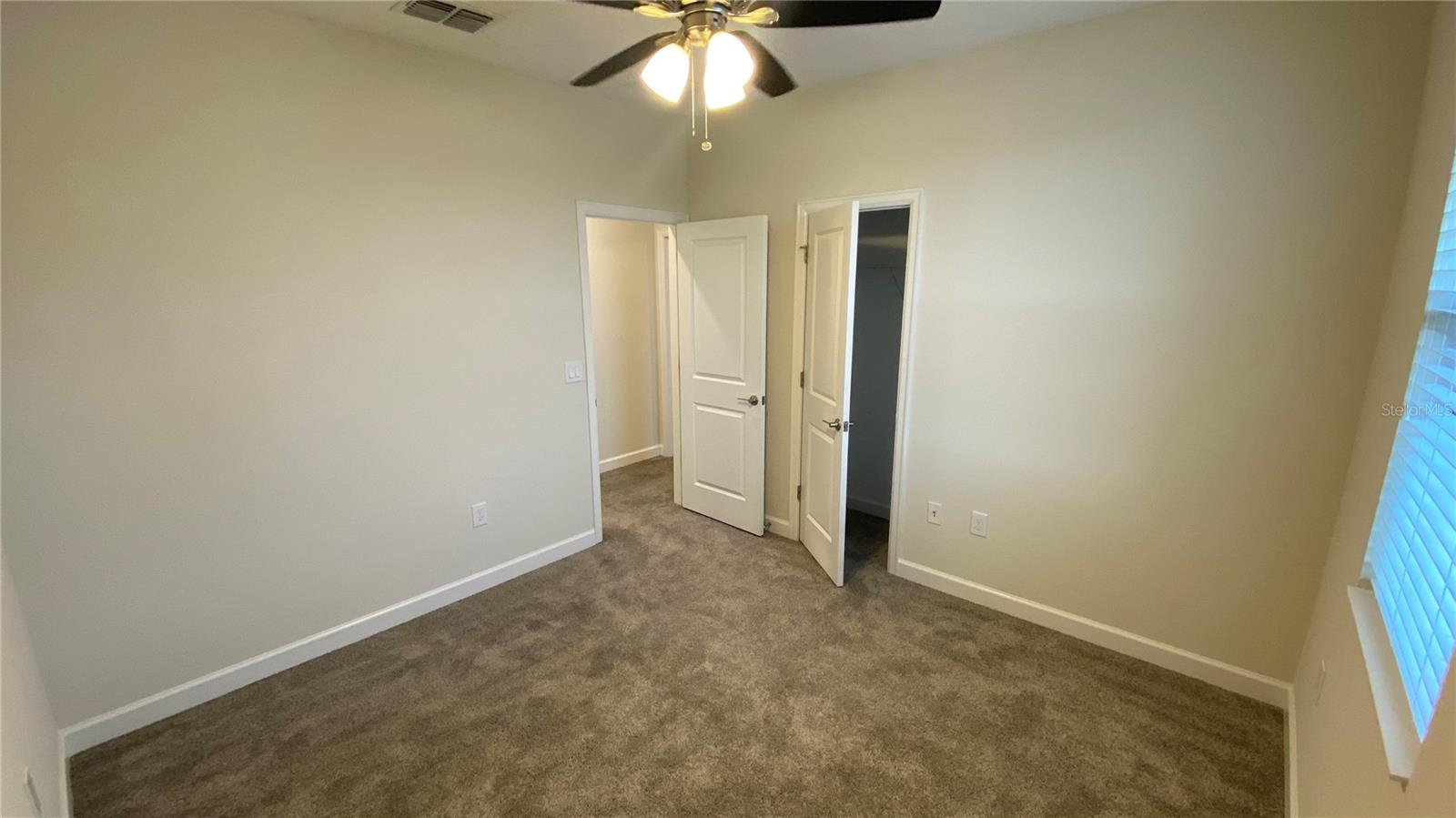 TRAILS/MOSS PARK - Residential Lease