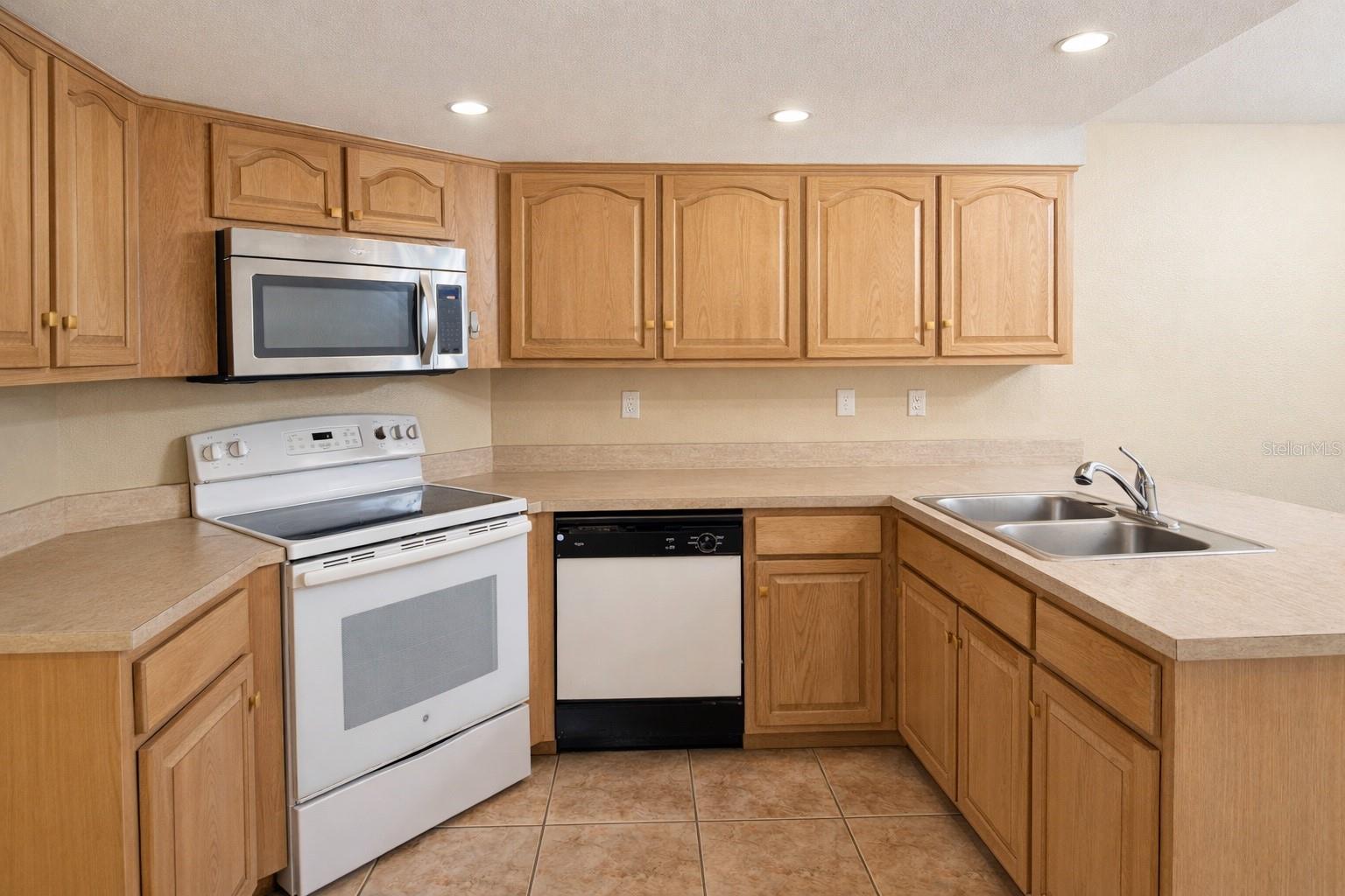 ASHLEY OAKS - Residential