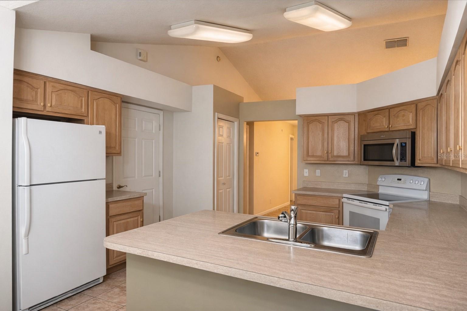 ASHLEY OAKS - Residential