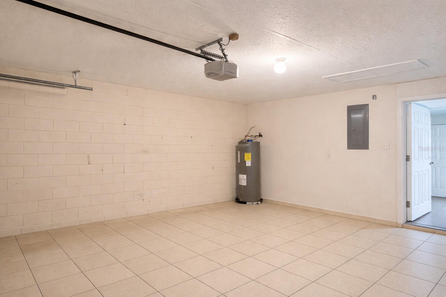 ASHLEY OAKS - Residential