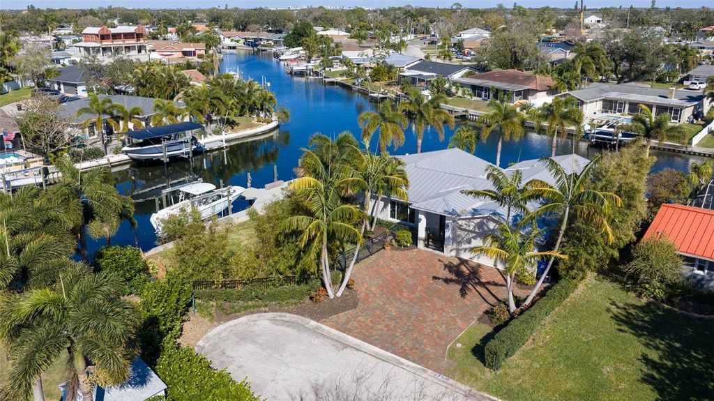 Photo of 1481 49th Avenue NE, St Petersburg, FL 33703 (MLS # TB8473549)