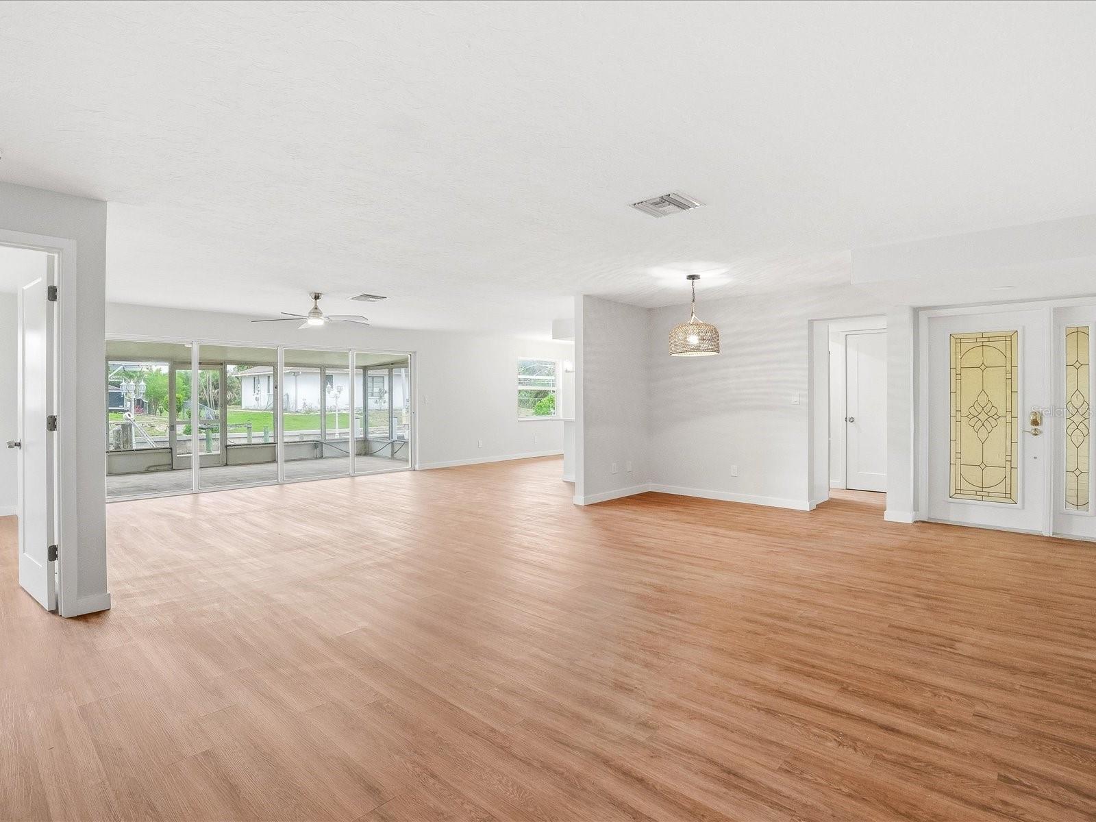 CHARLOTTE PARK - Residential