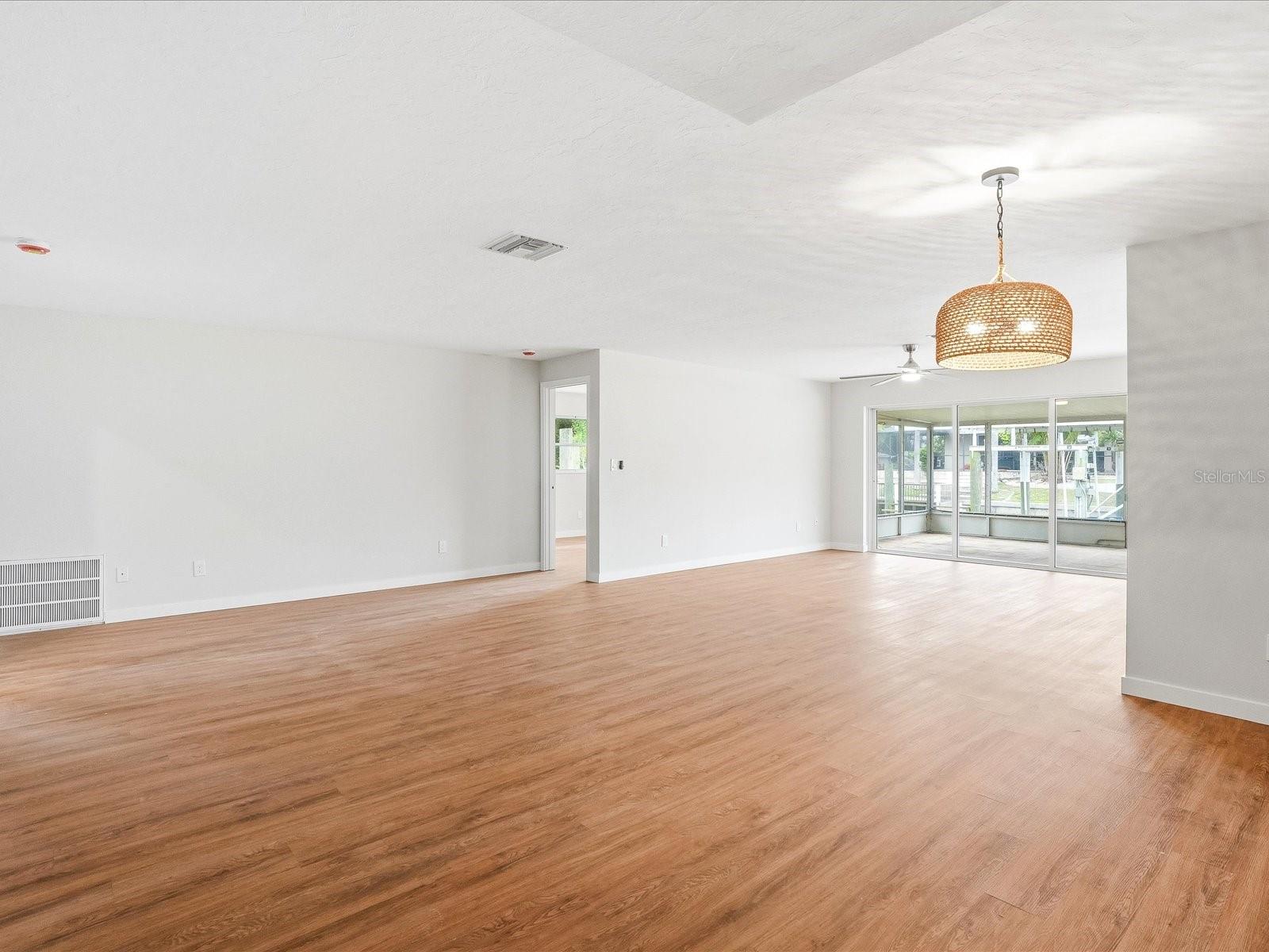 CHARLOTTE PARK - Residential