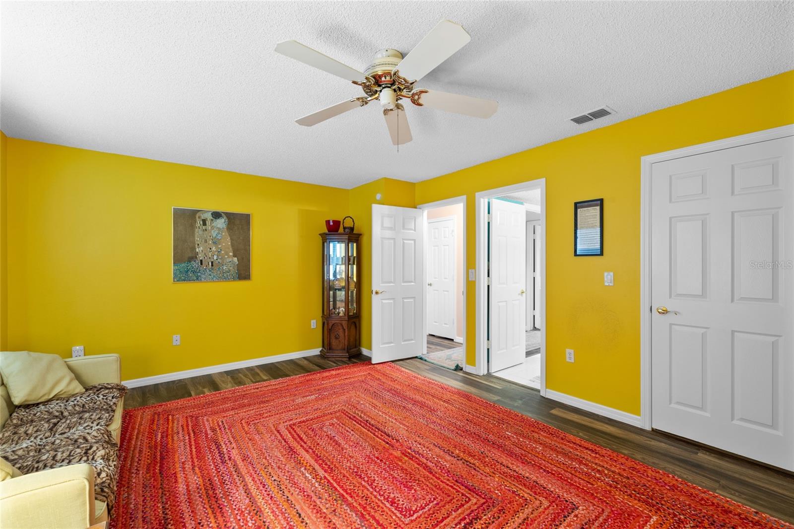 HUNTERS GROVE - Residential