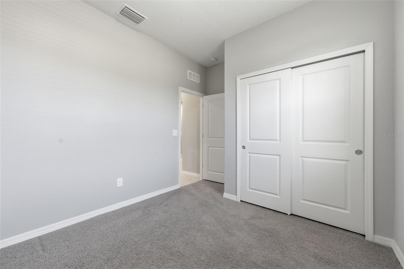 LEGENDS POINTE - Residential