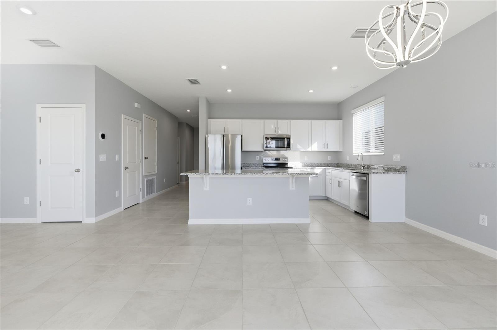 LEGENDS POINTE - Residential