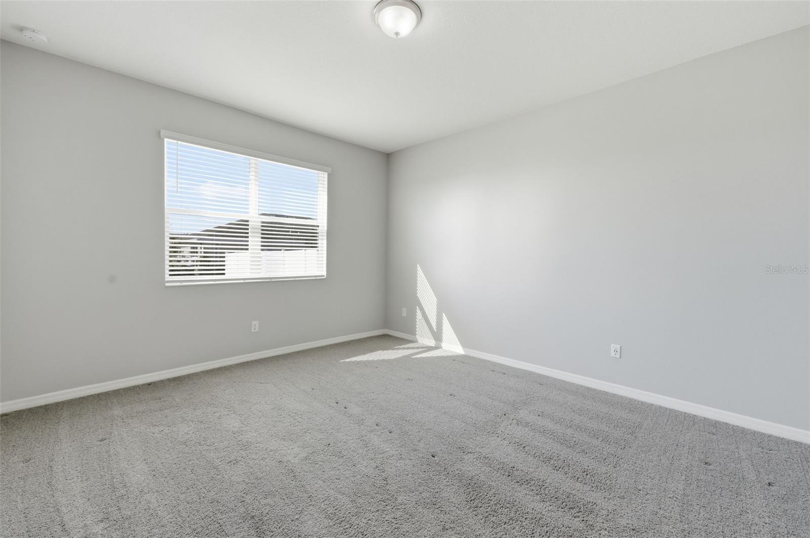 LEGENDS POINTE - Residential