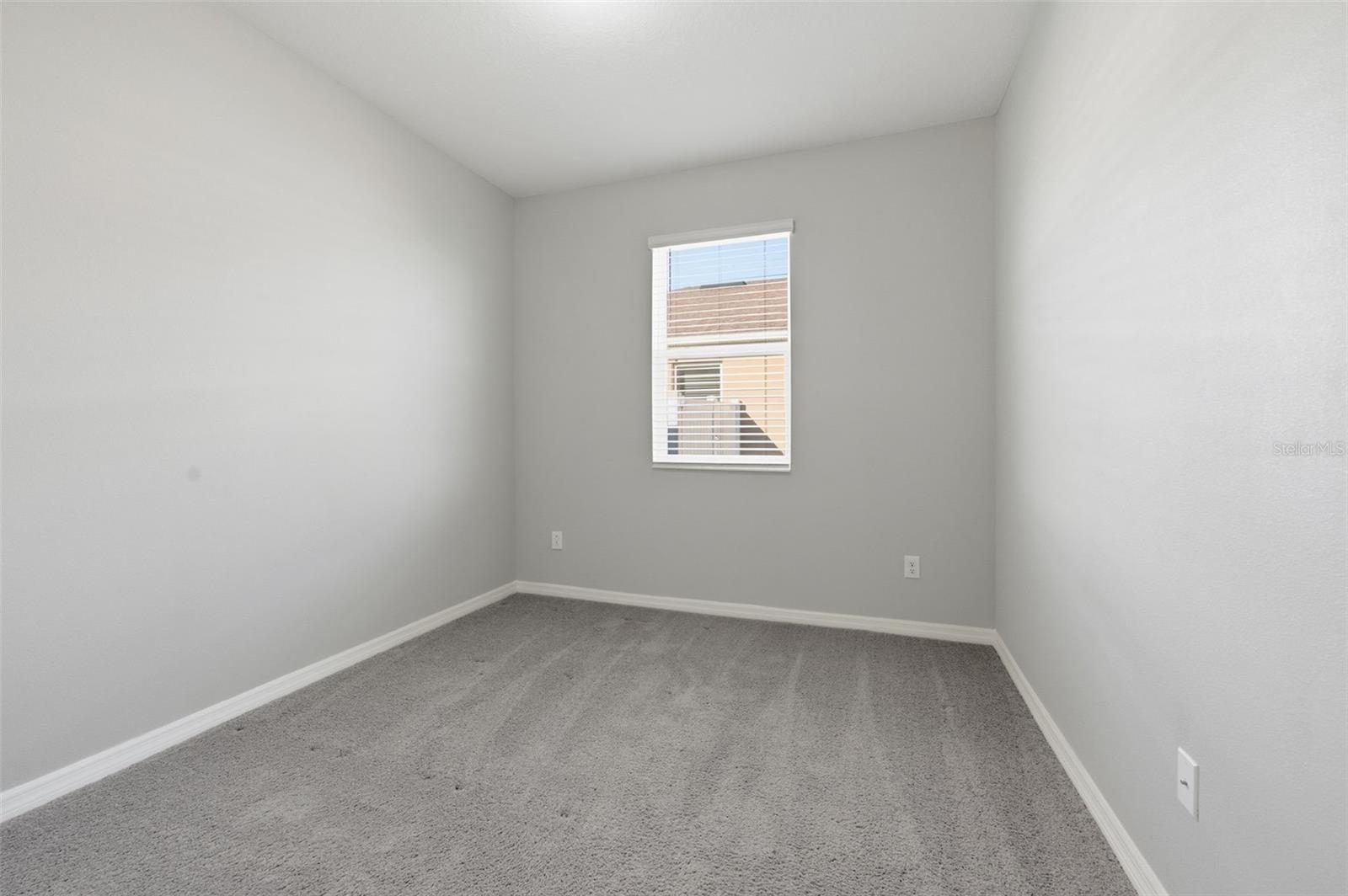 LEGENDS POINTE - Residential