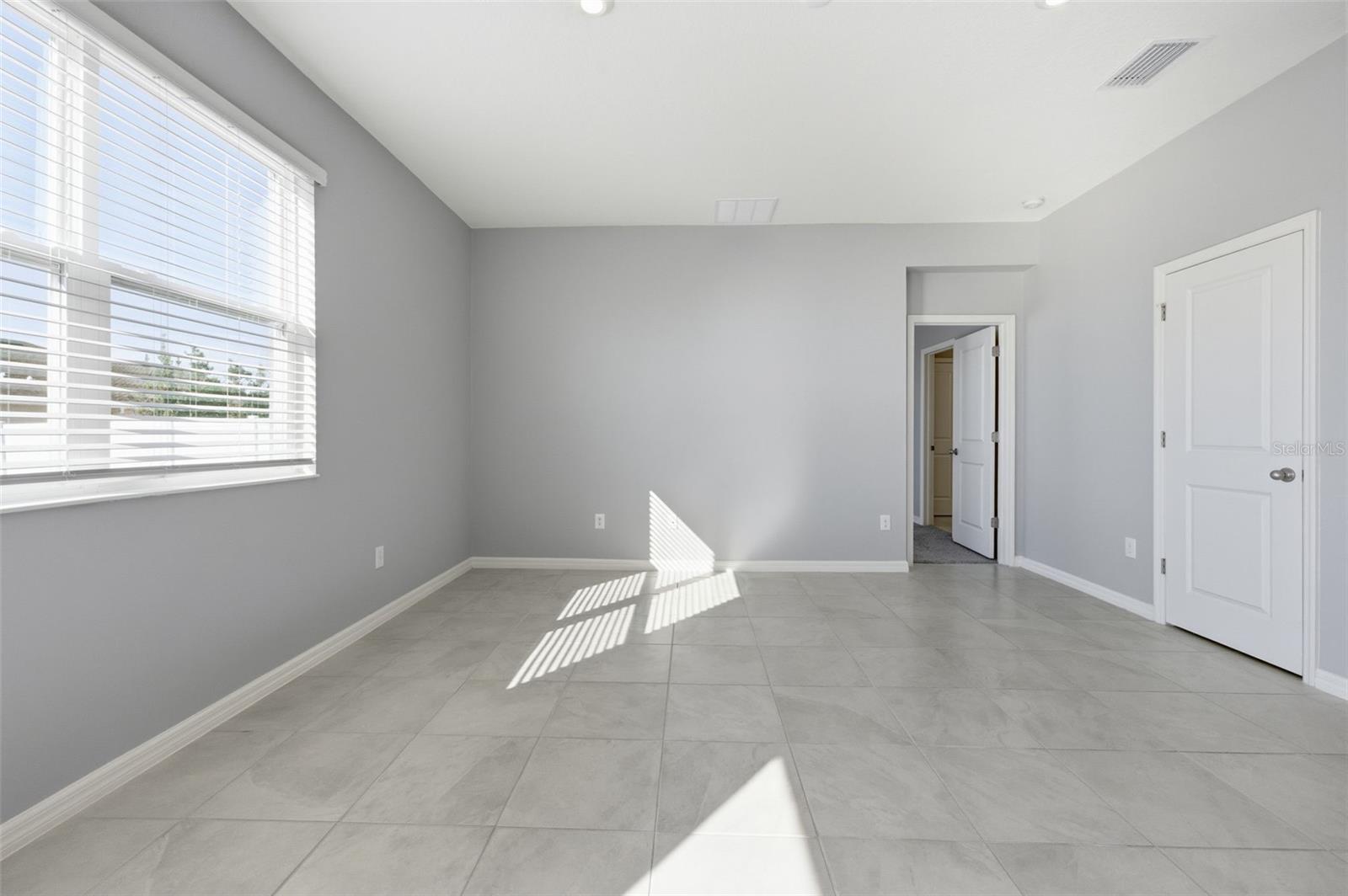 LEGENDS POINTE - Residential