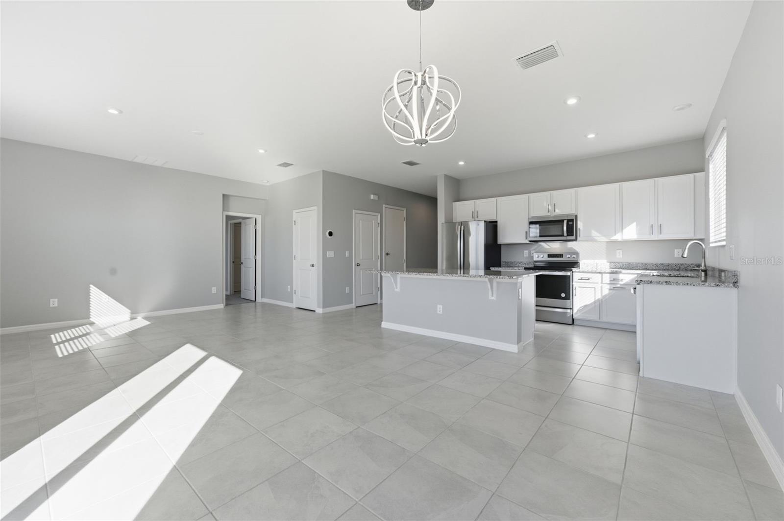 LEGENDS POINTE - Residential