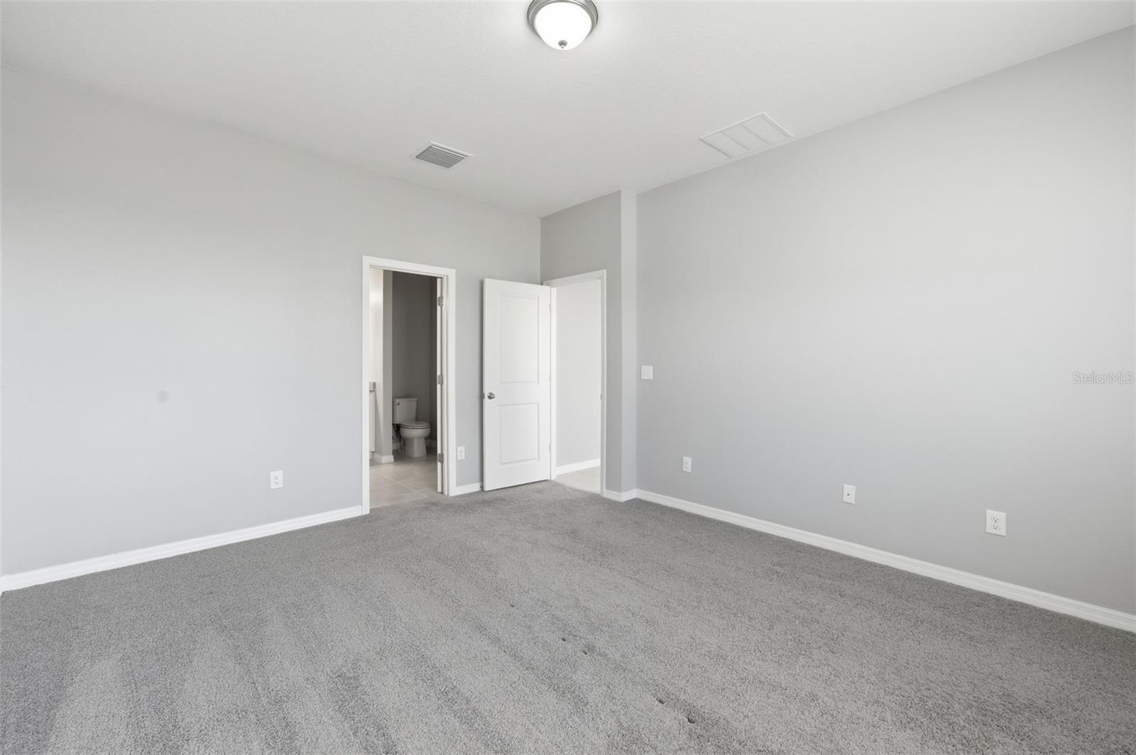 LEGENDS POINTE - Residential