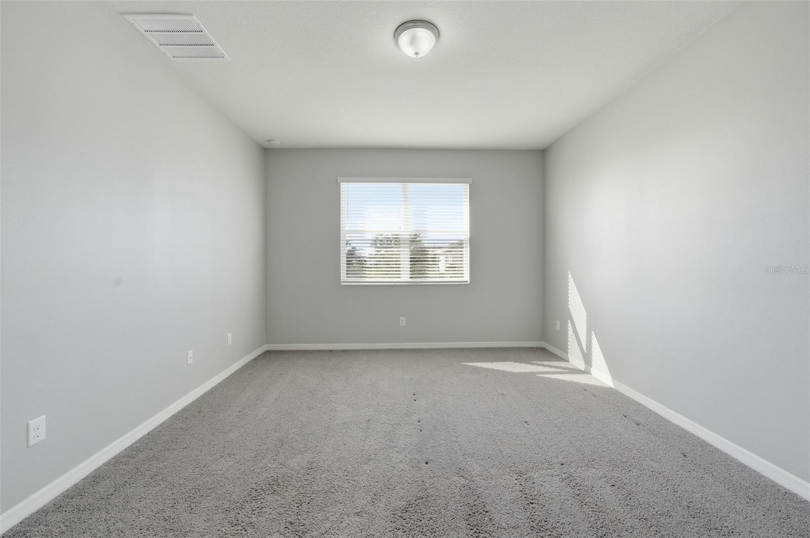 LEGENDS POINTE - Residential