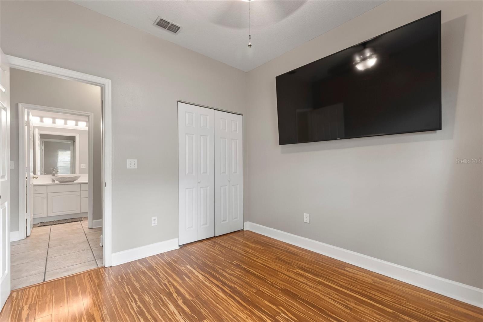 ARLINGTON HEIGHTS - Residential Lease