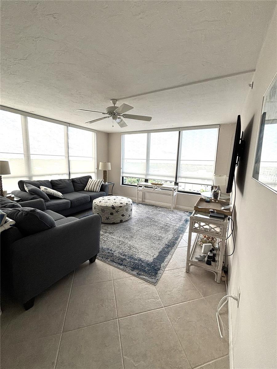 VALENCIA CONDO APTS - Residential Lease