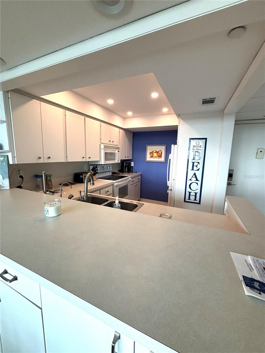 VALENCIA CONDO APTS - Residential Lease