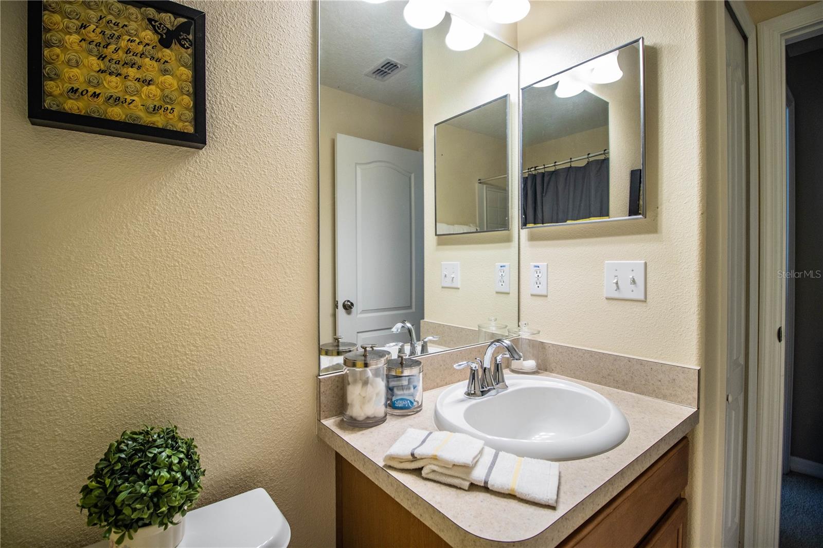 COBBLESTONE LANDING TWNHMS CONDO - Residential Lease