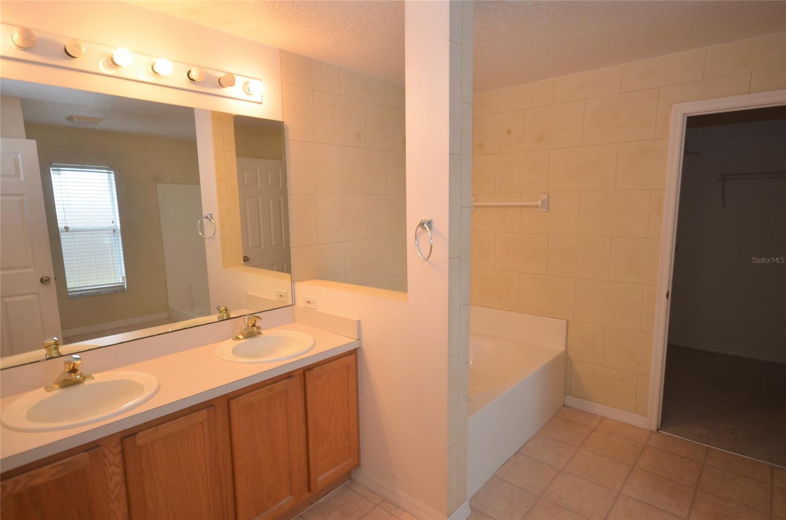 Florida Shores 01 - Residential