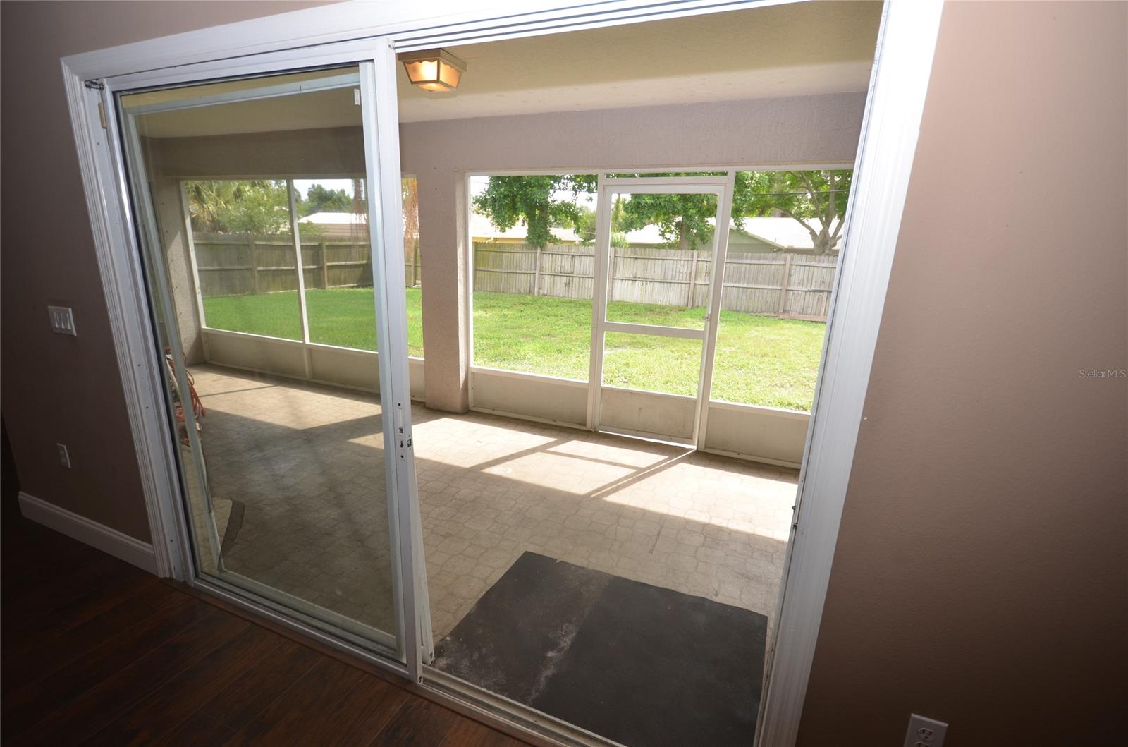 Florida Shores 01 - Residential