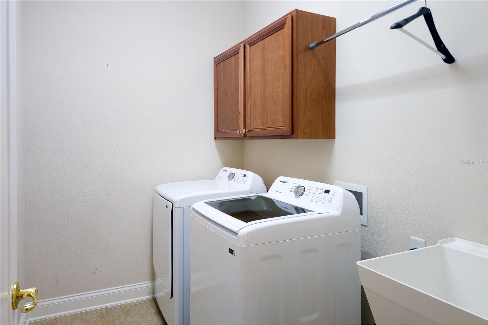 HEATHROW COUNTRY ESTATE HOMES PHASE ONE - Residential