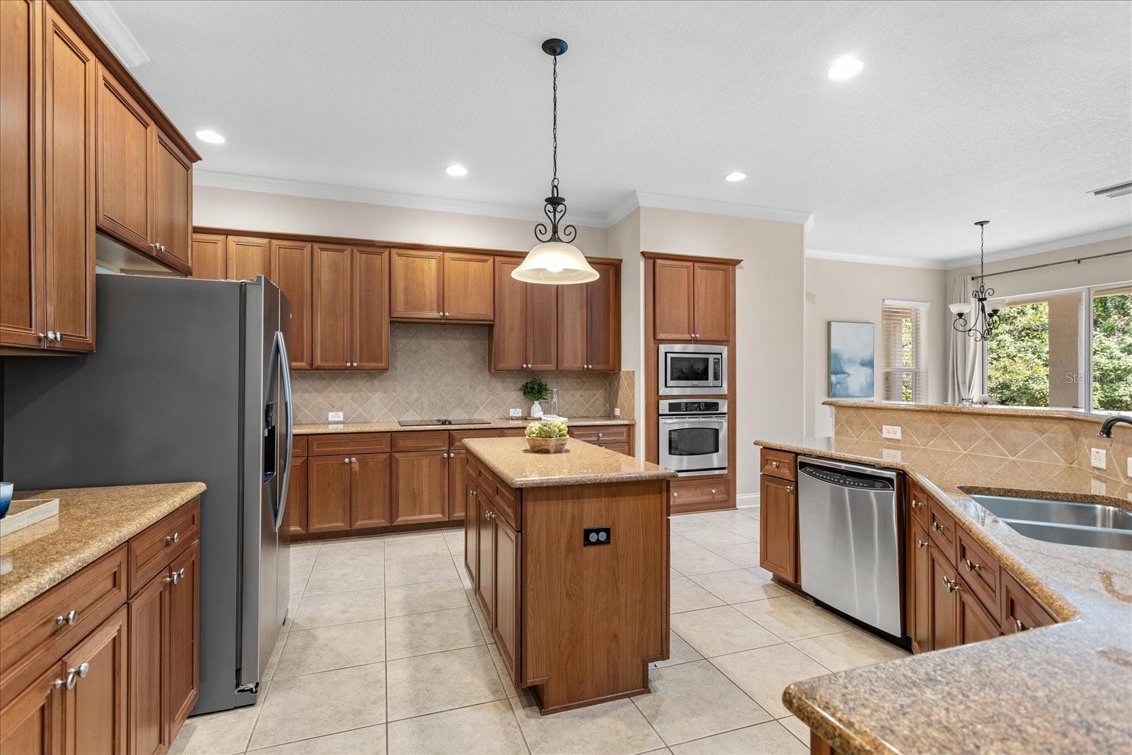 HEATHROW COUNTRY ESTATE HOMES PHASE ONE - Residential