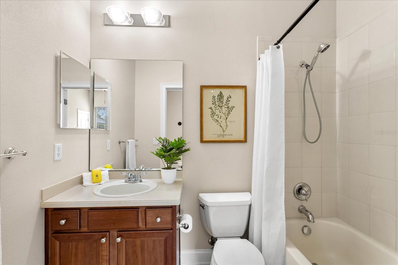 HEATHROW COUNTRY ESTATE HOMES PHASE ONE - Residential