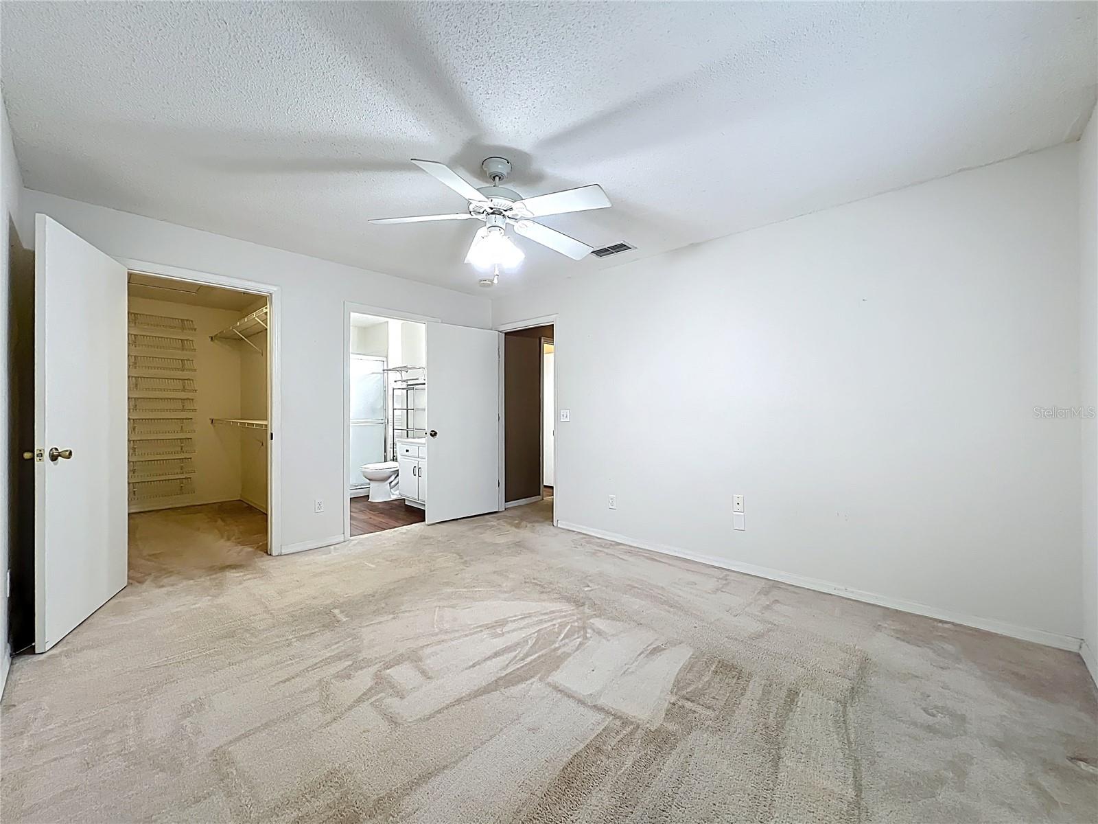 COACH HOMES AT ERROL PH 01 - Residential