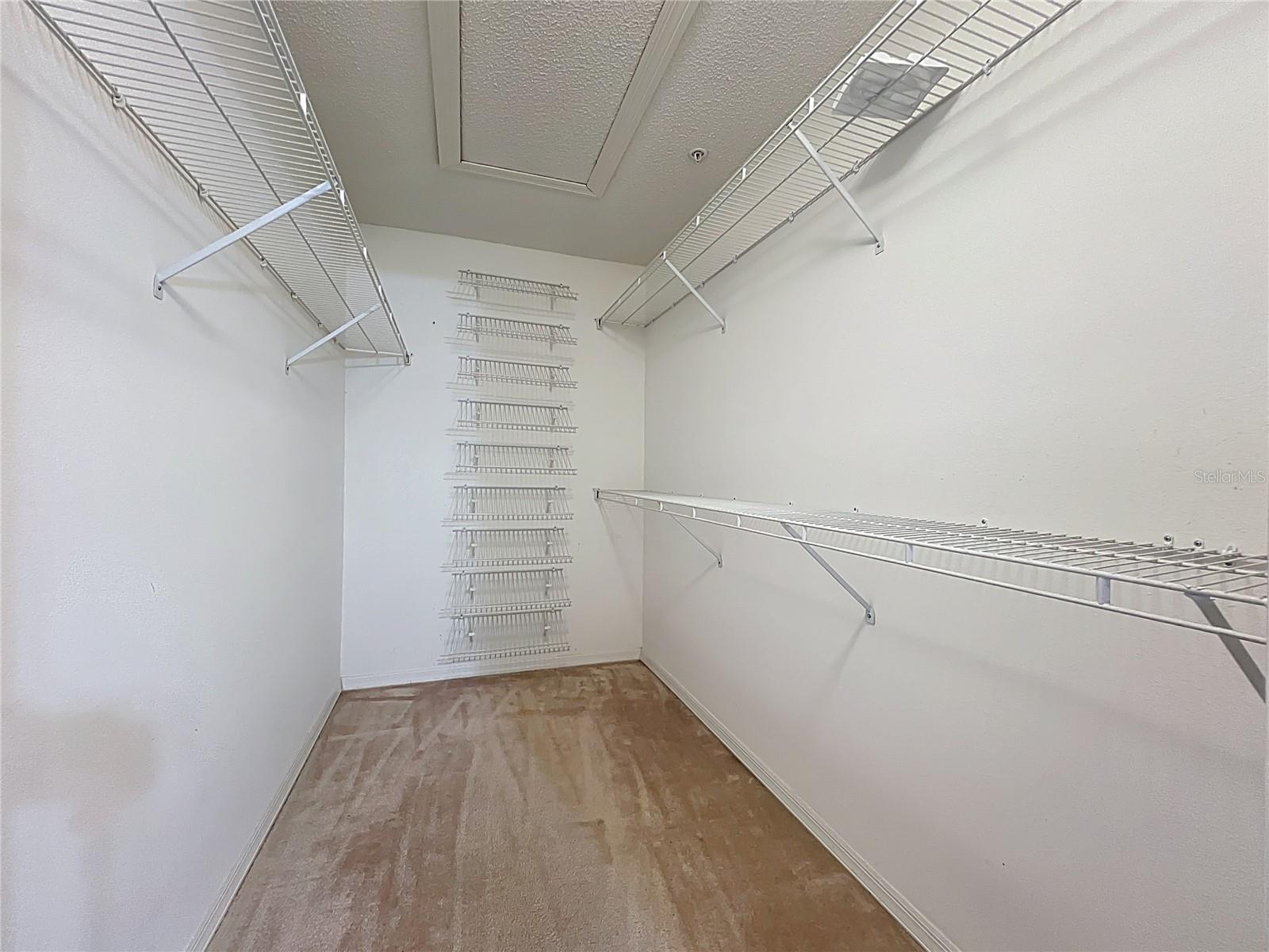 COACH HOMES AT ERROL PH 01 - Residential