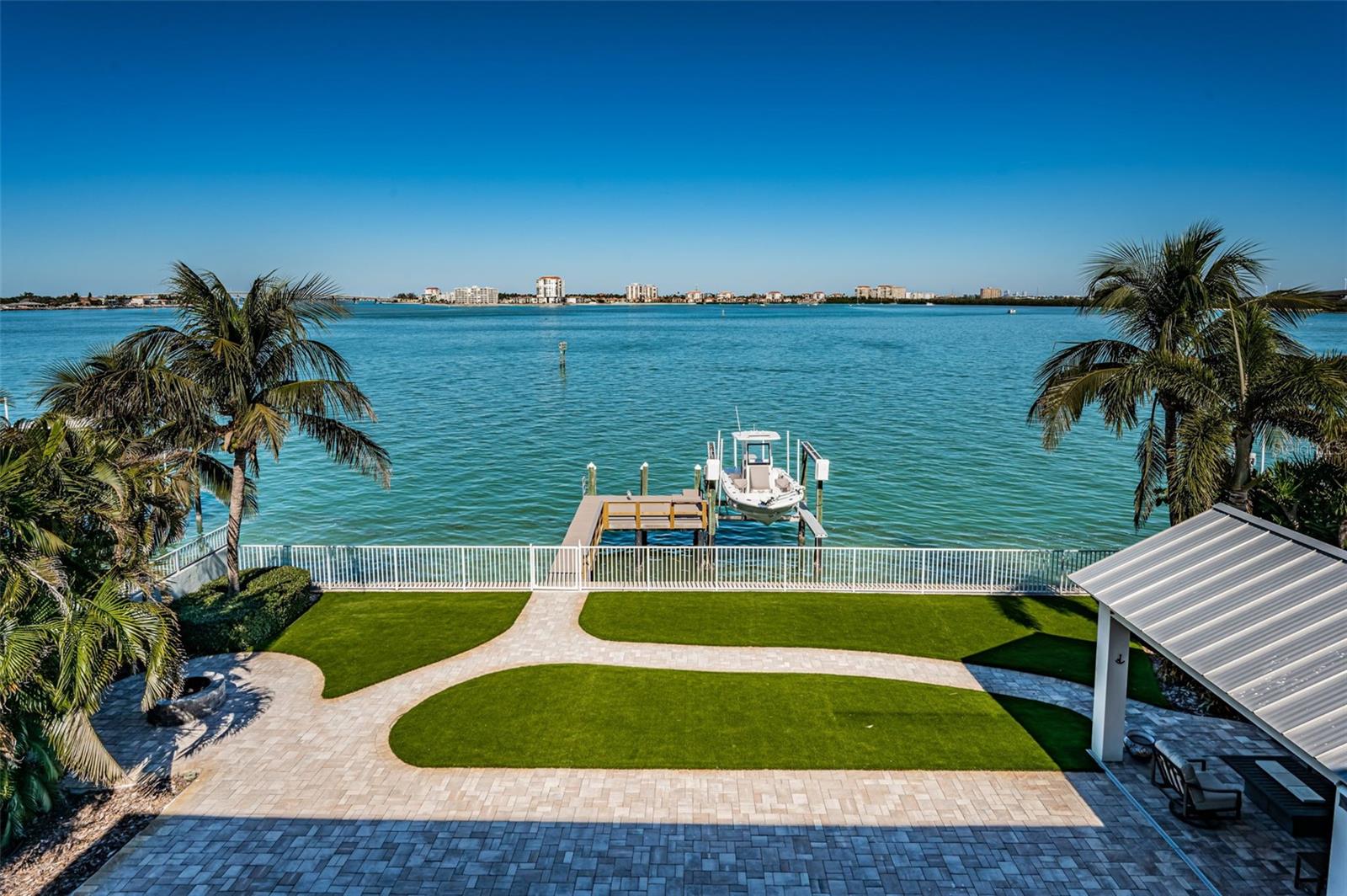 TIERRA VERDE - Residential