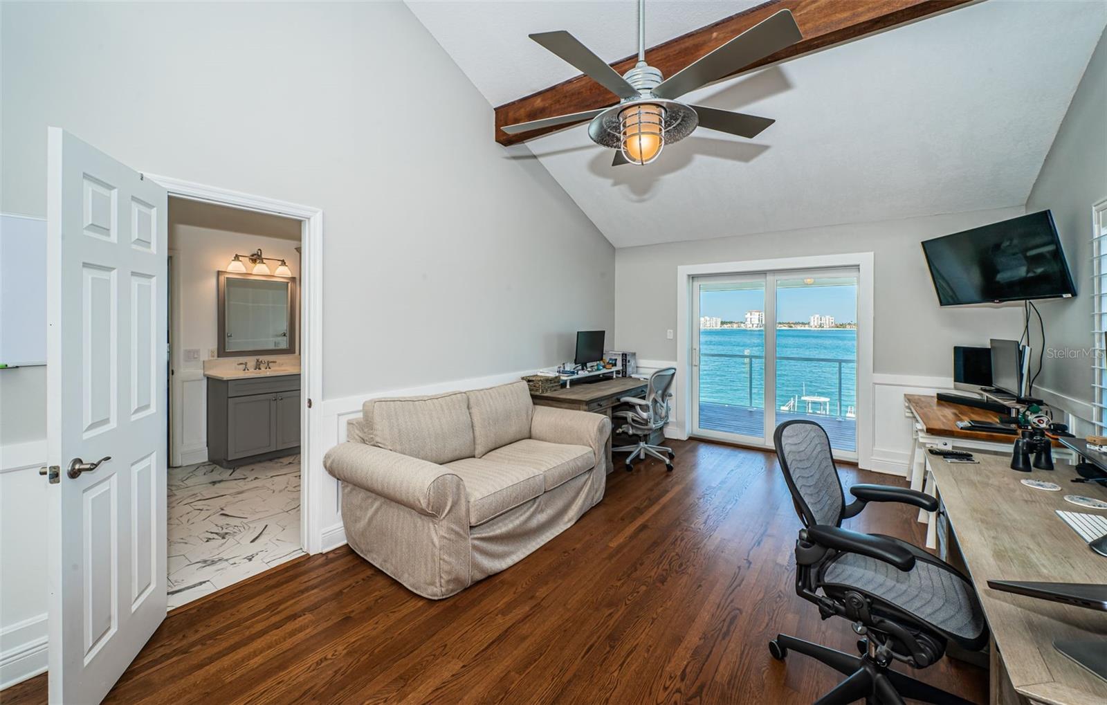 TIERRA VERDE - Residential