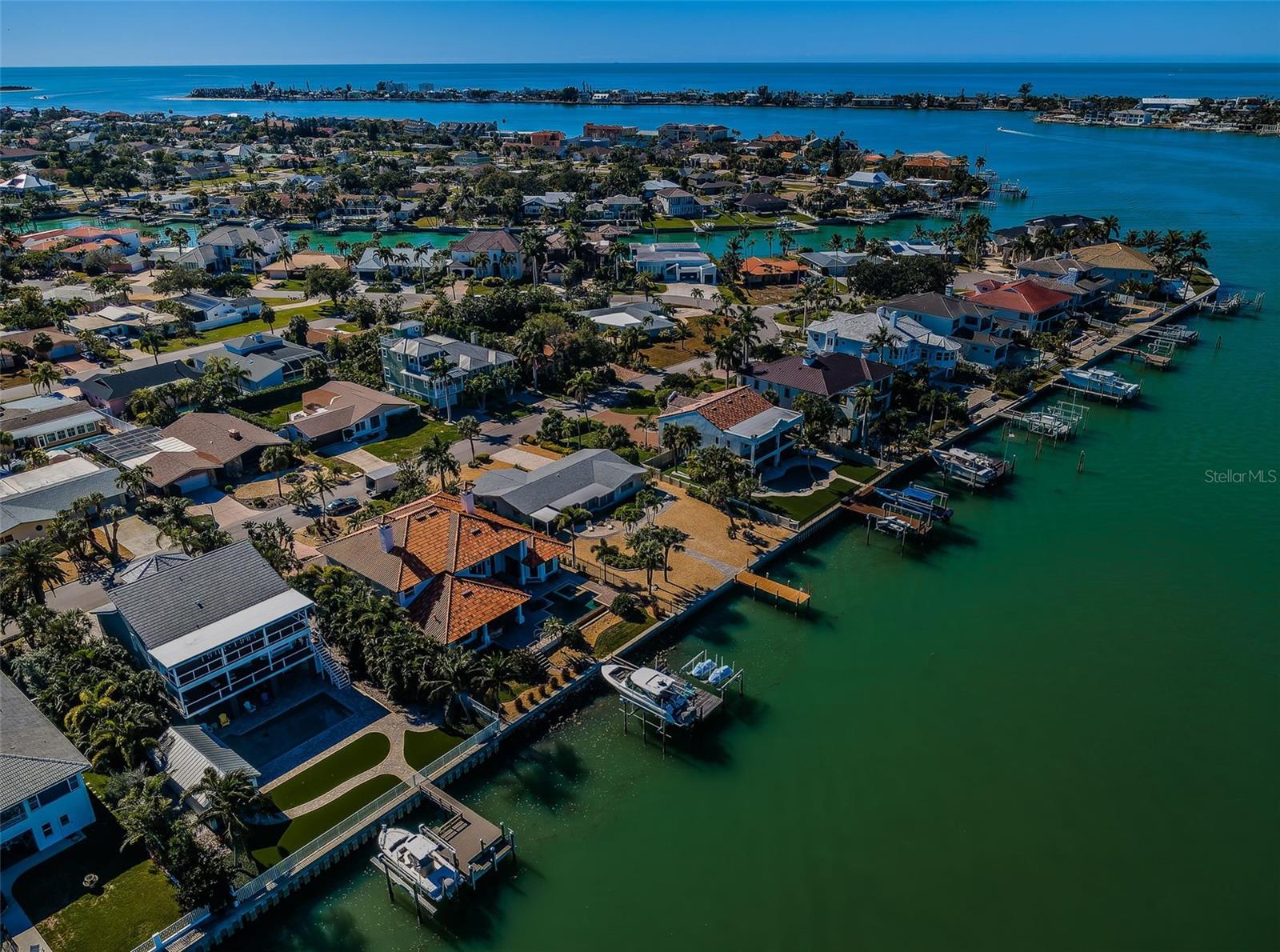 TIERRA VERDE - Residential