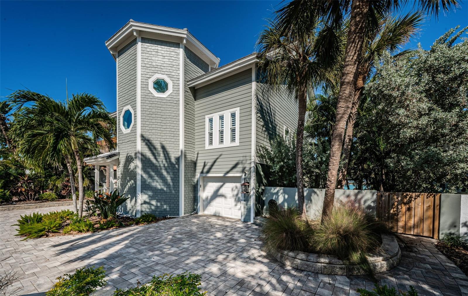 TIERRA VERDE - Residential