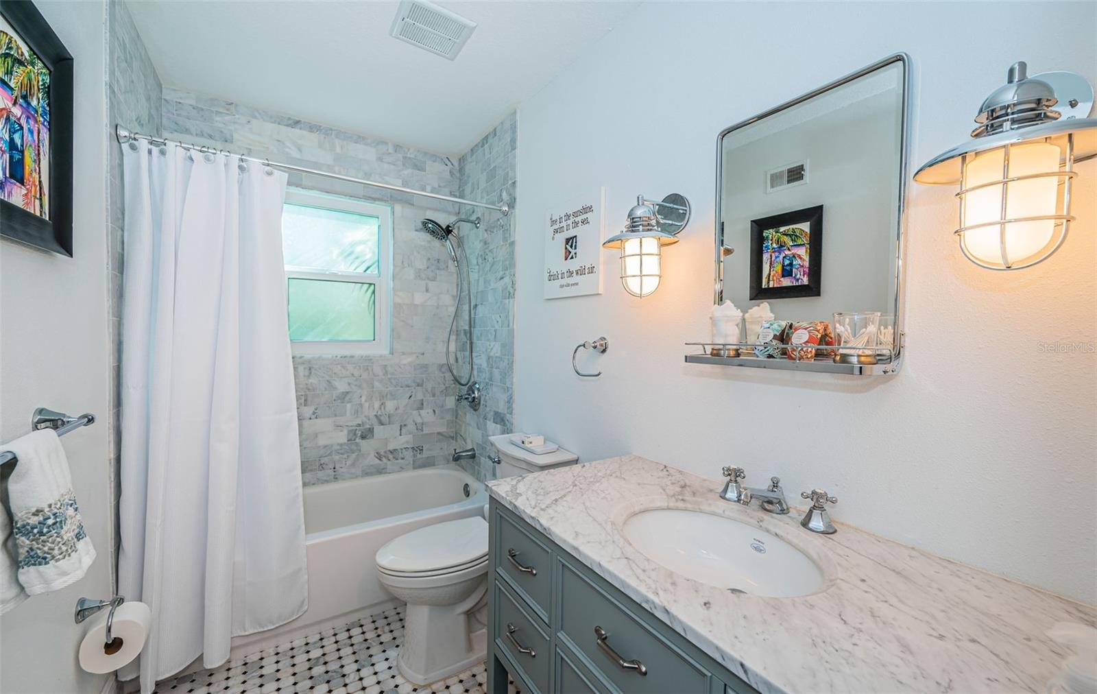 TIERRA VERDE - Residential