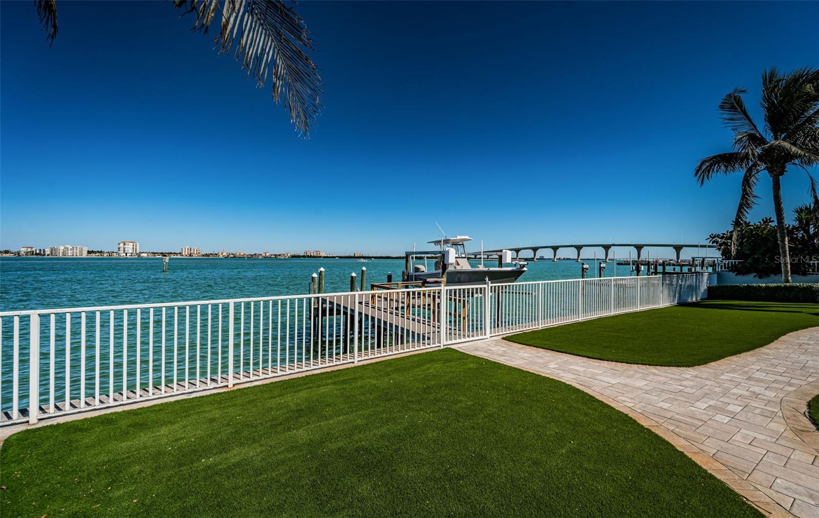 TIERRA VERDE - Residential