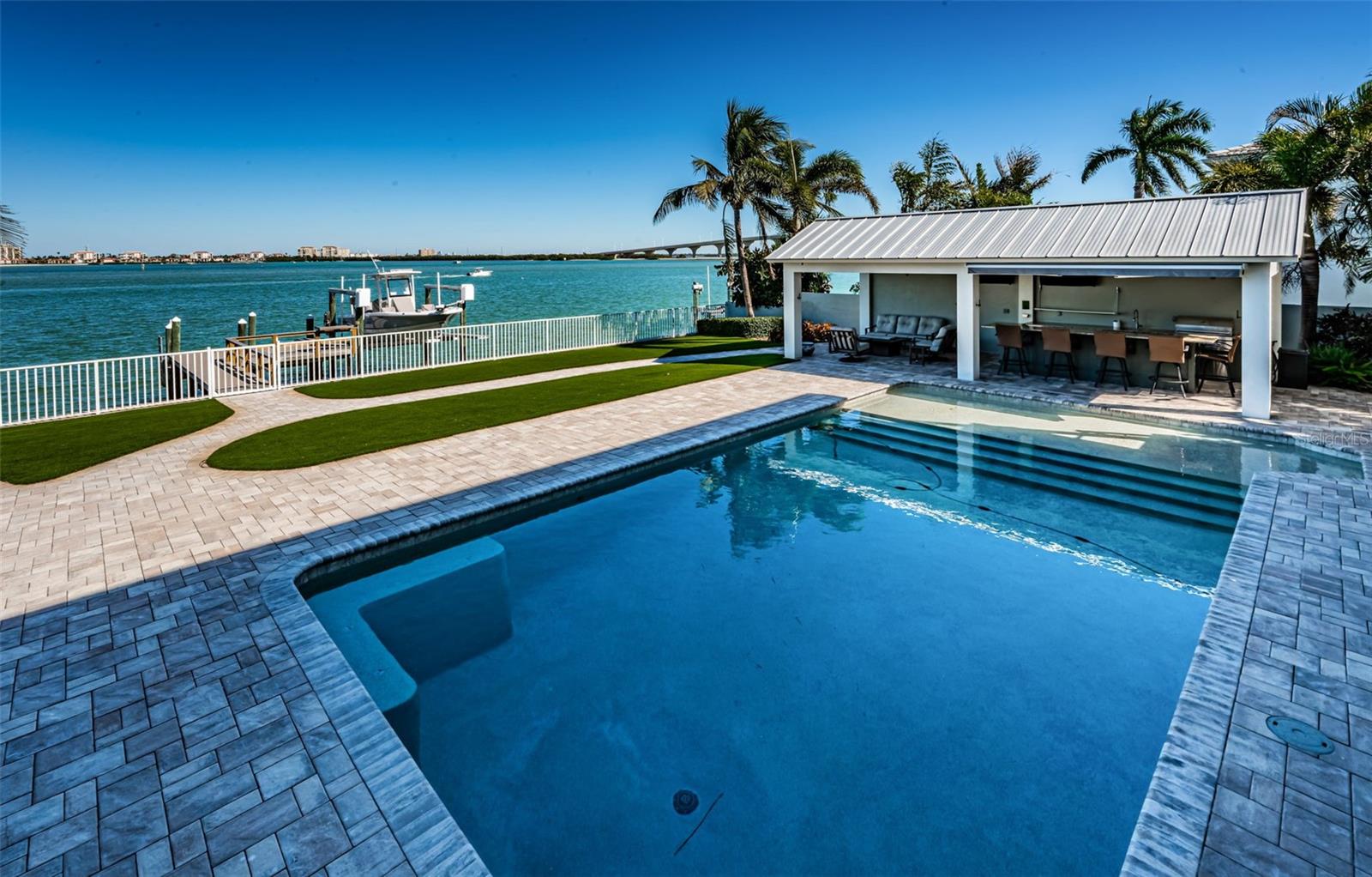 TIERRA VERDE - Residential