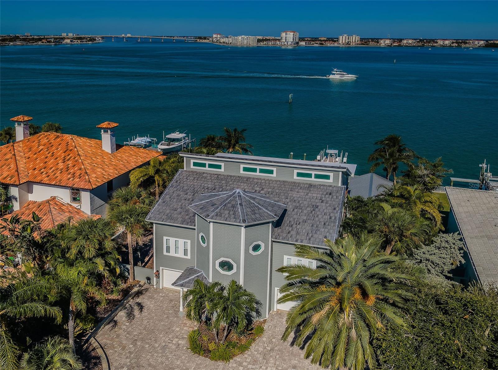 TIERRA VERDE - Residential