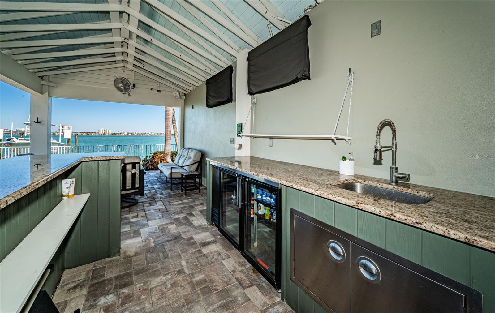 TIERRA VERDE - Residential