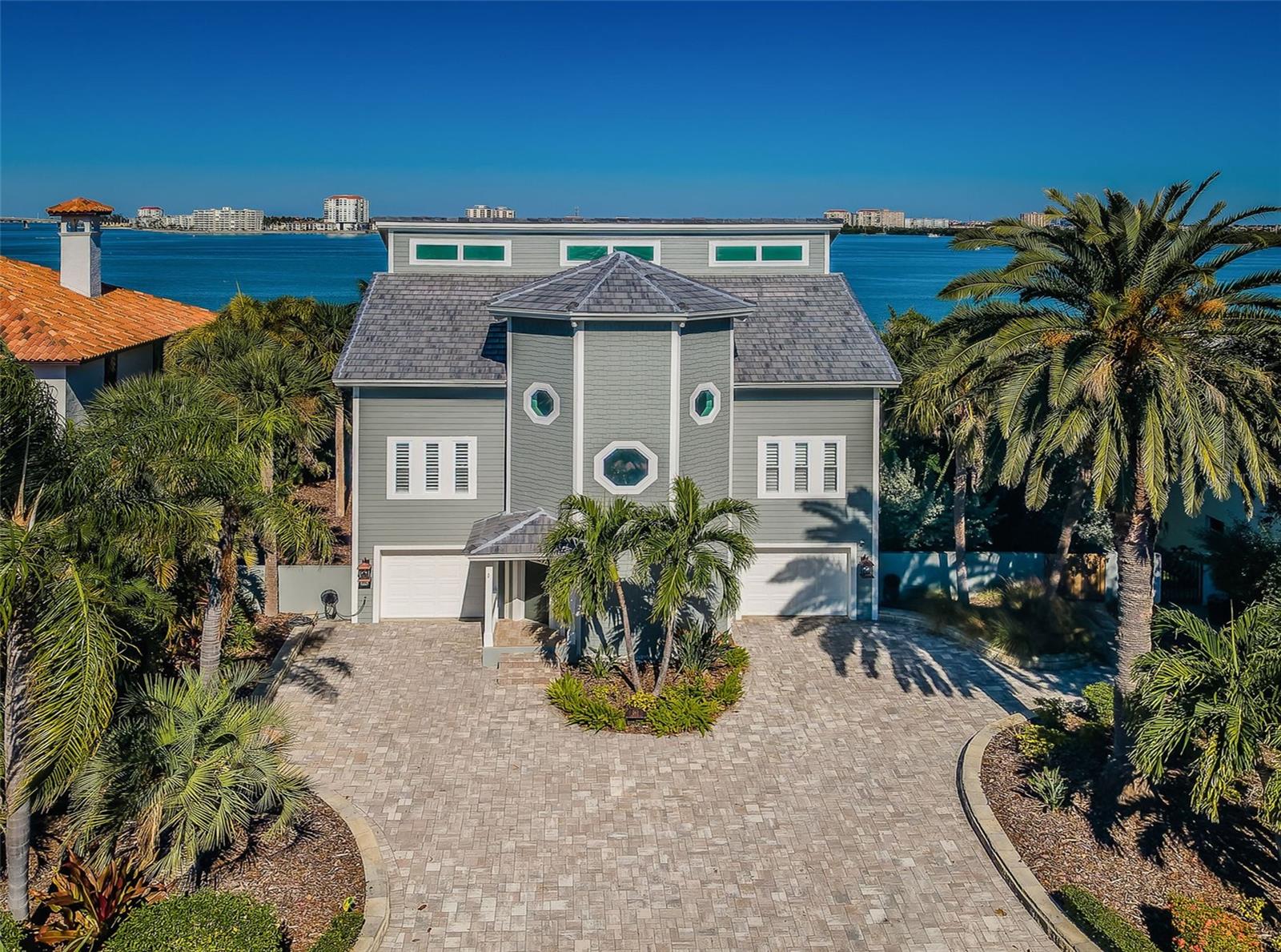 TIERRA VERDE - Residential