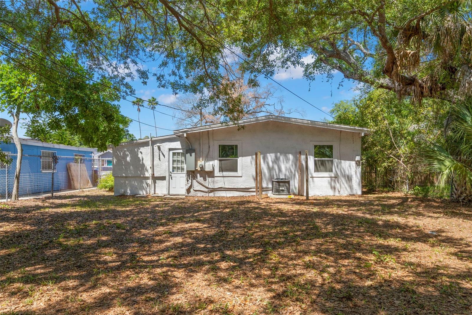 ESTELLE MANOR - Residential