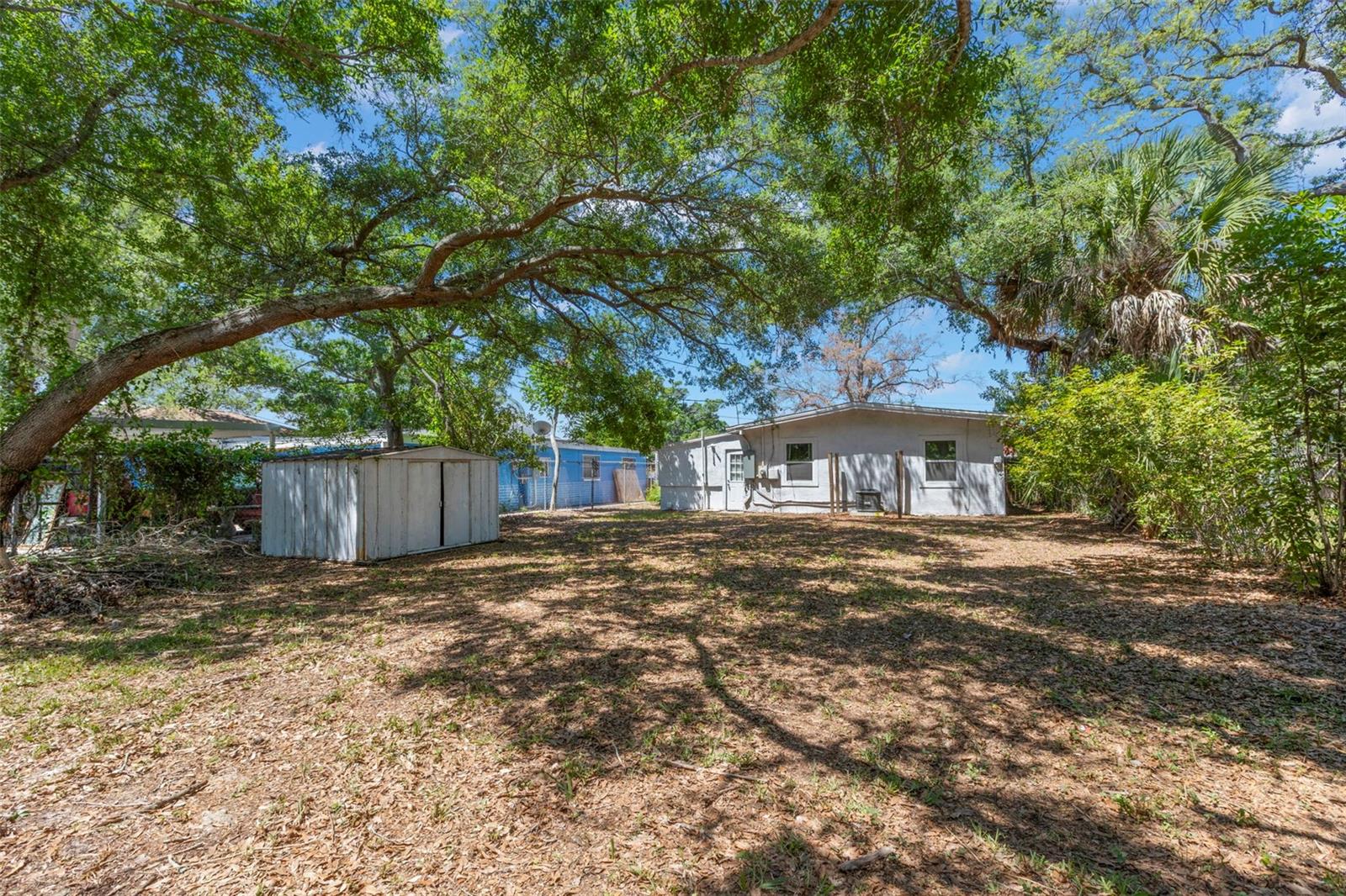 ESTELLE MANOR - Residential