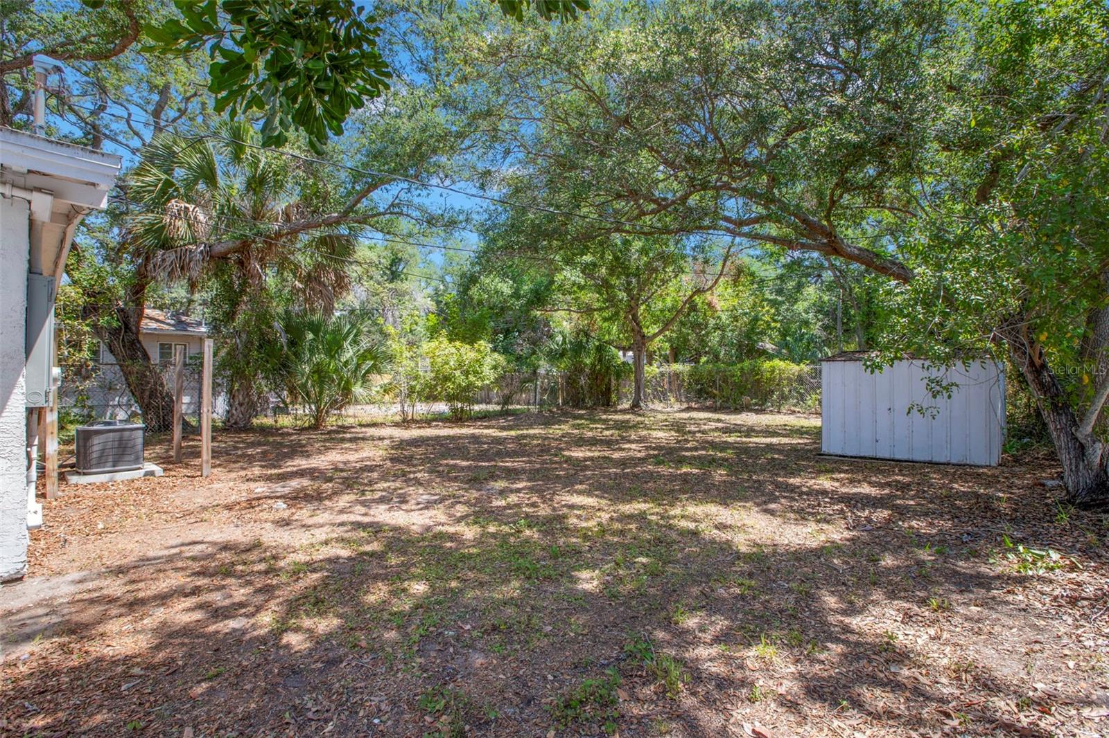 ESTELLE MANOR - Residential