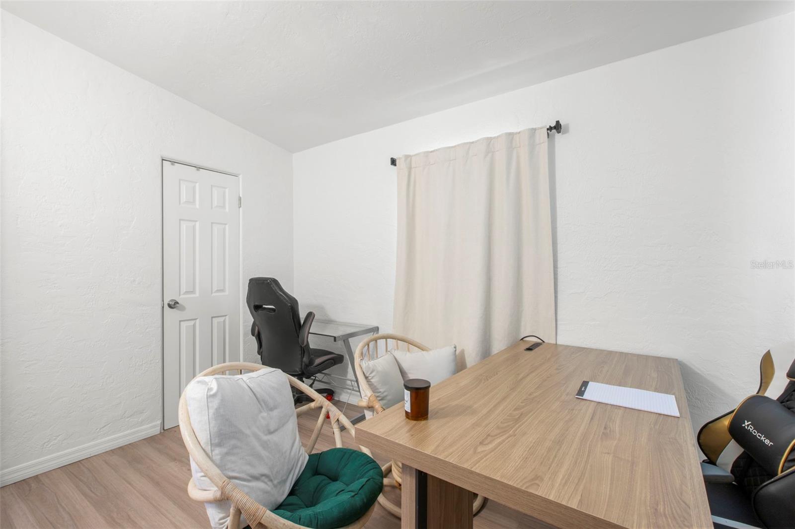 ESTELLE MANOR - Residential